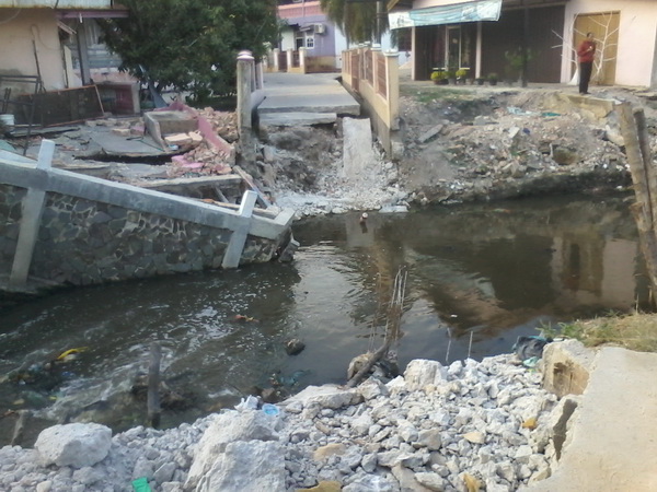 Curahan Warga Sekitar Jembatan Gelugur, Masih Ambruk
